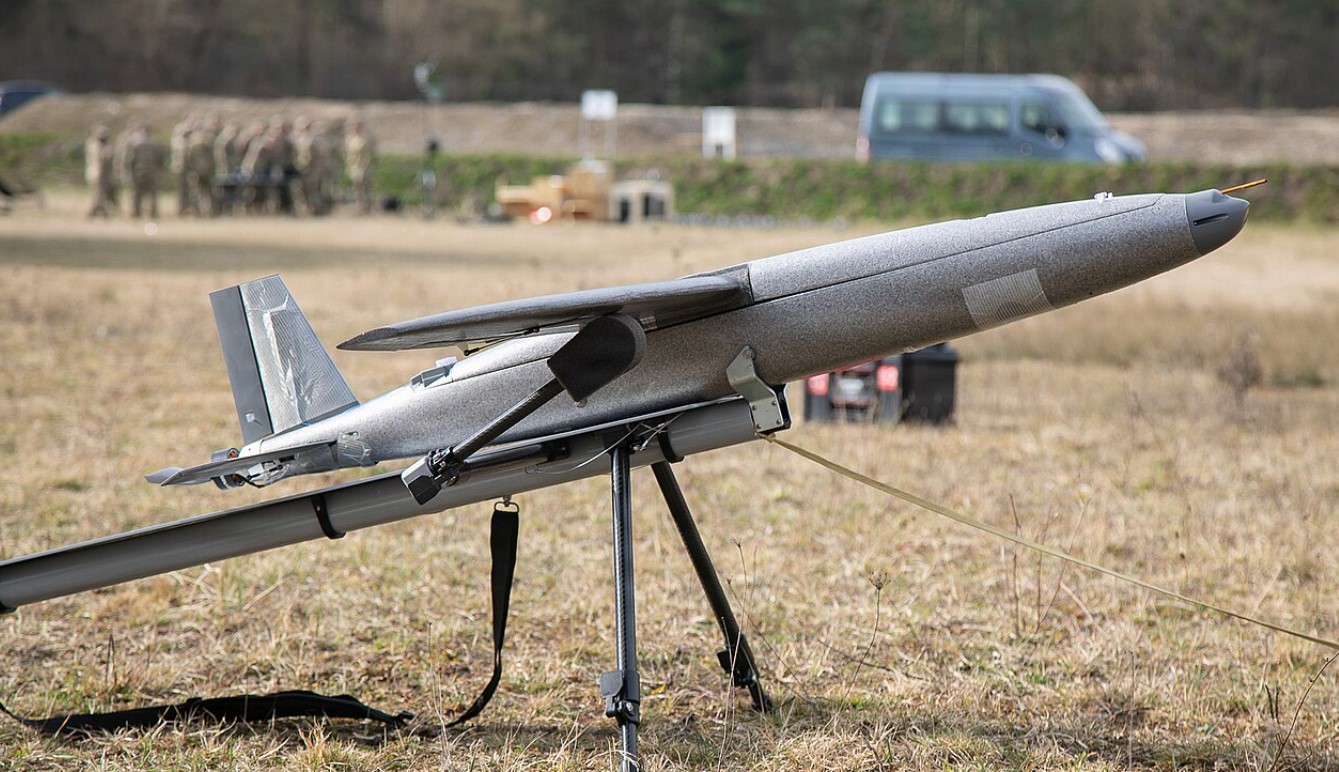 Росіянки зафільмували удар дрона Hornet по логістиці окупантів Росіянки зафільмували удар дрона Hornet по логістиці окупантів